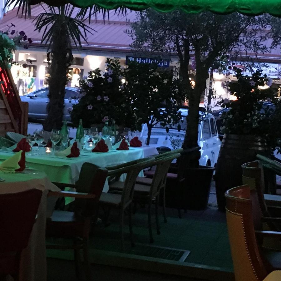 Hotel Ristorante La Terrazza Planegg Oda fotoğraf